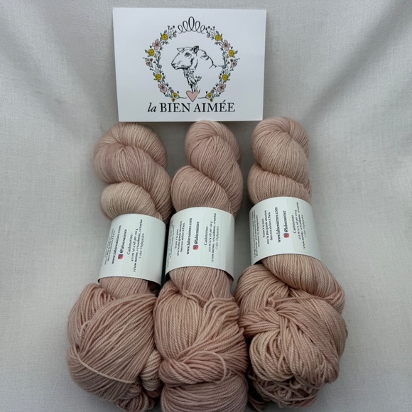 La Bien Aimee Cashmerino "Highgarden" - 3 Skeins - Picture 4 of 6